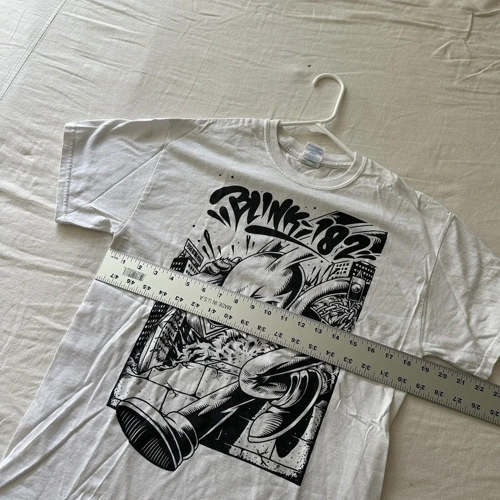 Rare‎ Blink 182- 10th Anniversary Tour 2013 Bunny Rabbit Running White Med Shirt